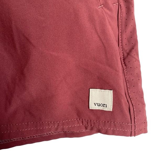 Vuori Athletic Shorts Women XS Burgundy Pockets Gym Running Workout Beach - Picture 5 of 7